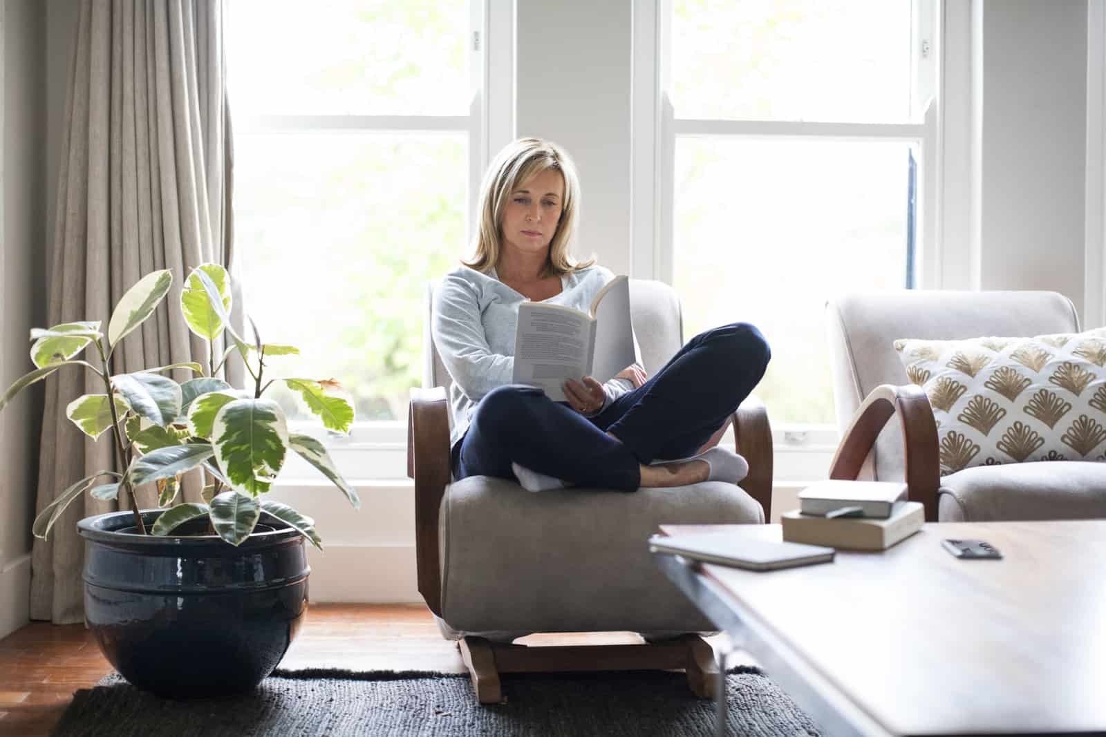 6 Must-Read Books for Real Estate Brokers